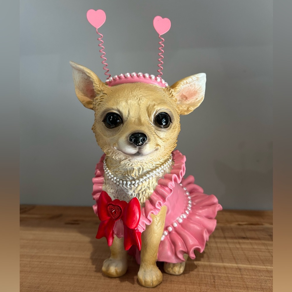 NEW Adorable Chihuahua Valentine's Day Decor